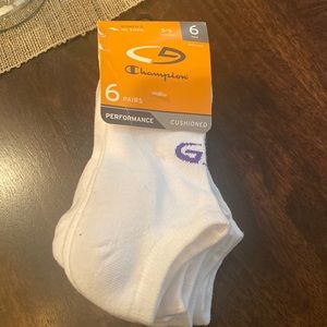 Women’s Champion 6-Pack Athletic Socks 5-9